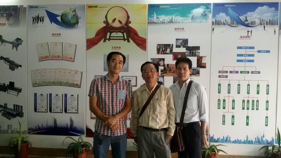 越南客戶慕名而來到公司洽談業務